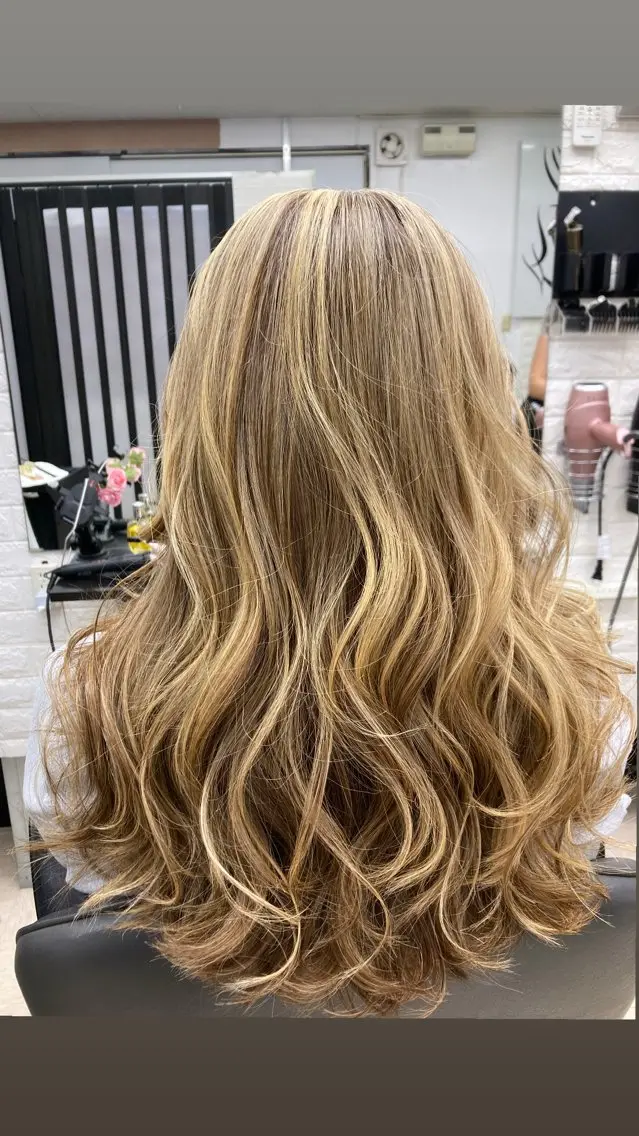 ロング カラー Japuska ジャプスカのヘアスタイル