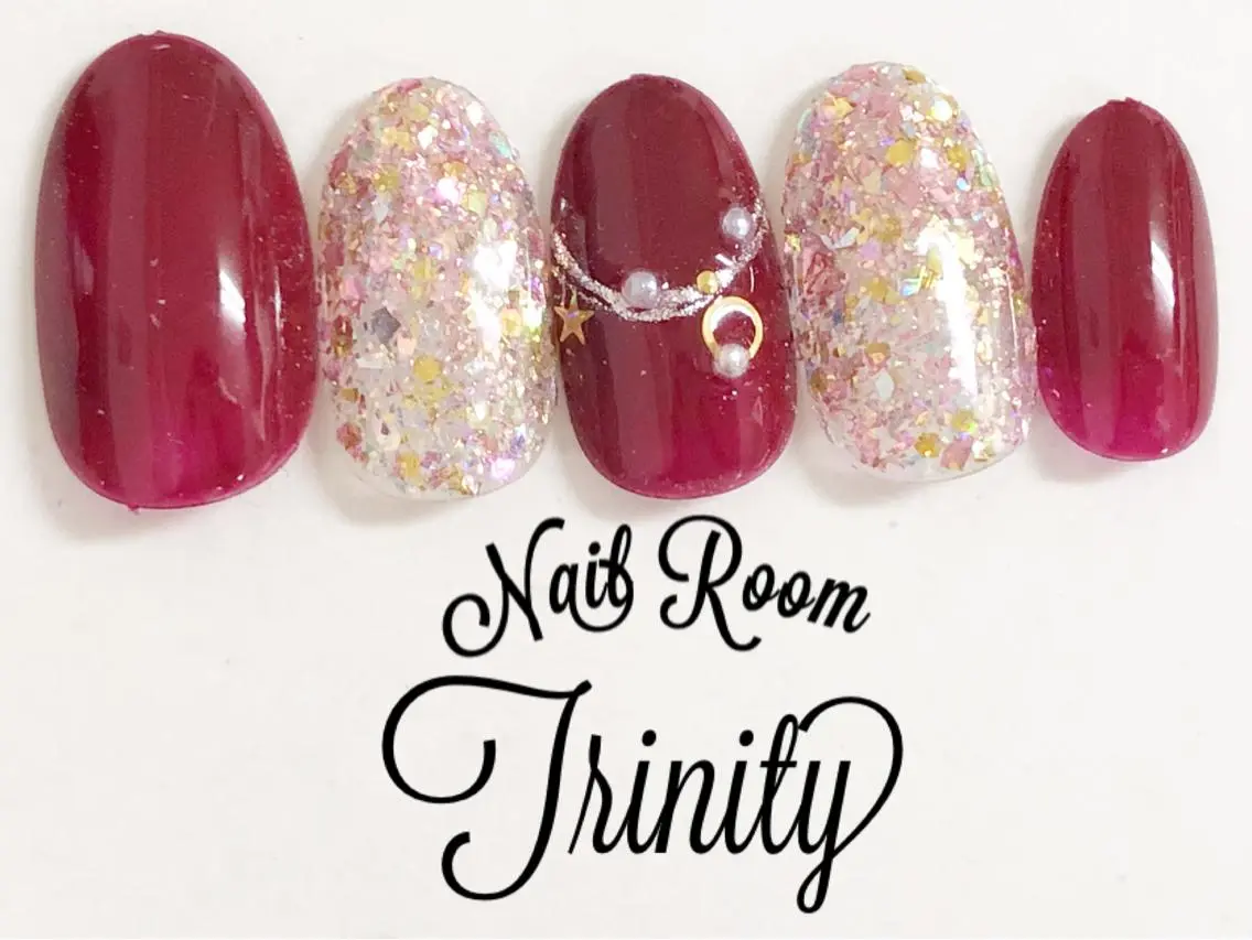 ネイル ハンドネイル Trinity ネイリストスタッフのネイルデザイン