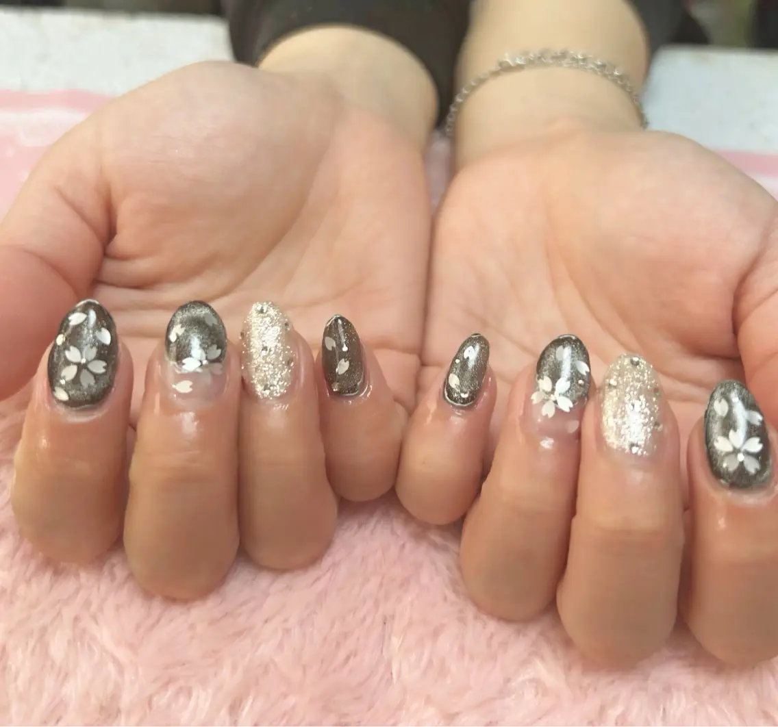 ネイル ＧＬAD グラットのネイルデザイン