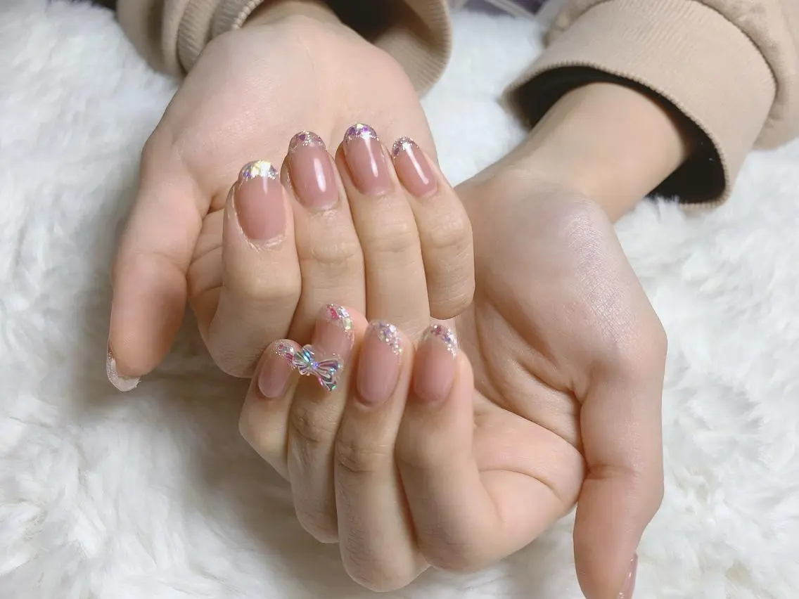ネイル フレンチネイル ガラスフレンチ オフィスネイル Flora Nail 【フローラ ネイル】のネイルデザイン