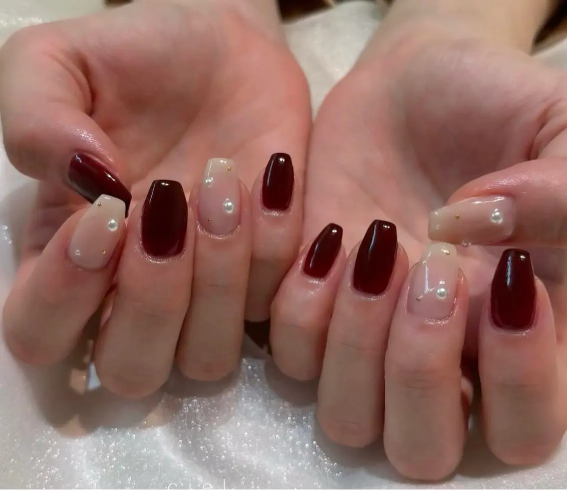 ネイル グラデーション キラキラネイル ワンカラーネイル 冬ネイル Jenn Nail Salonのネイルデザイン