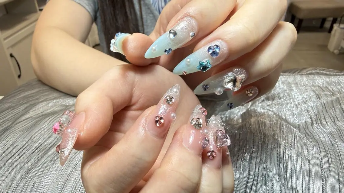 ネイル フレンチネイル ジェルネイル ガラスフレンチ 韓国ネイル マグネットネイル ハンドネイル ハンドケア The Nail 新大久保店のネイルデザイン