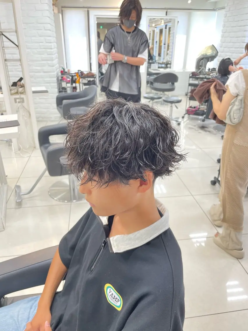ショート パーマ メンズ メンズパーマ 波巻きパーマ カット パーマ トリートメント フェザーパーマ職人 🪶ryosukeのヘアスタイル