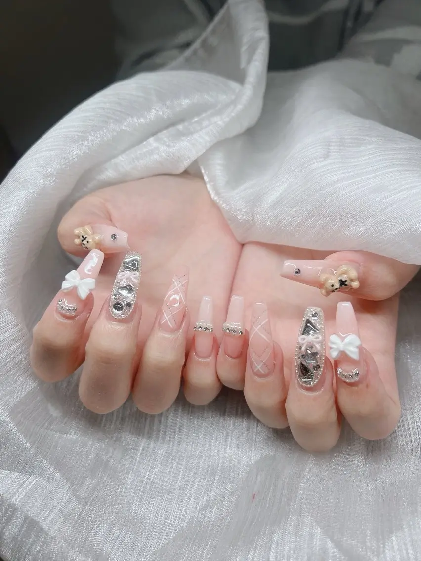 ネイル 長さ出し グラデーション 卒業式 キラキラネイル マグネットネイル Lee Nails チップ長さだし専門店のネイルデザイン