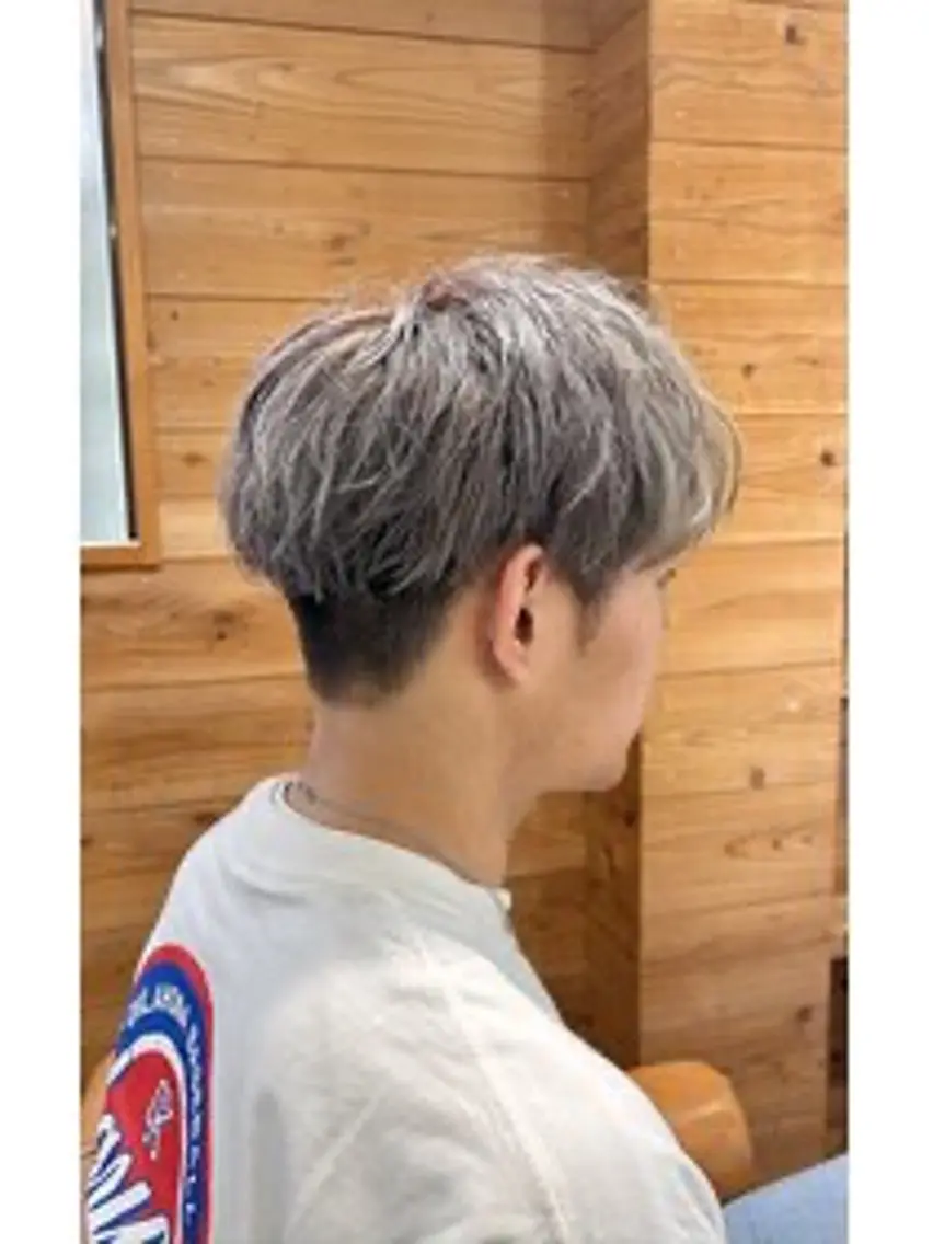ショート カラー メンズ メンズブリーチ ブリーチ NICCOLO西新 TERUのヘアスタイル