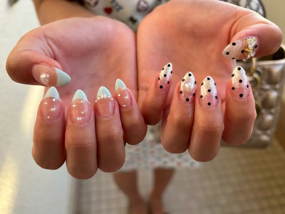ミディアム ネイル ハンドネイル フットネイル ✴︎ Delightのネイルデザイン