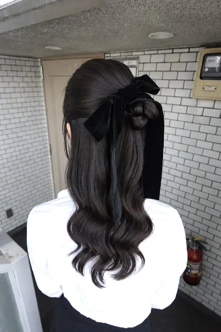 ヘアアレンジ ハーフアップ お団子ヘア ヘアセット 堀井 れいなのヘアスタイル