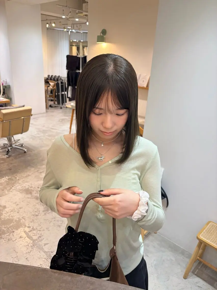 カラー ベージュカラー 透明感カラー オリーブベージュ ヘアカラー FILMS ♡ yuunaのヘアスタイル
