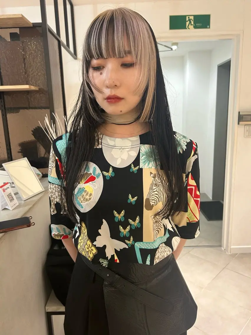 ロング カラー ブリーチ ケアブリーチ ハイライトカラー ハイライト カット ヘアカラー トリートメント 村上雅人 ナチュラルモードのヘアスタイル