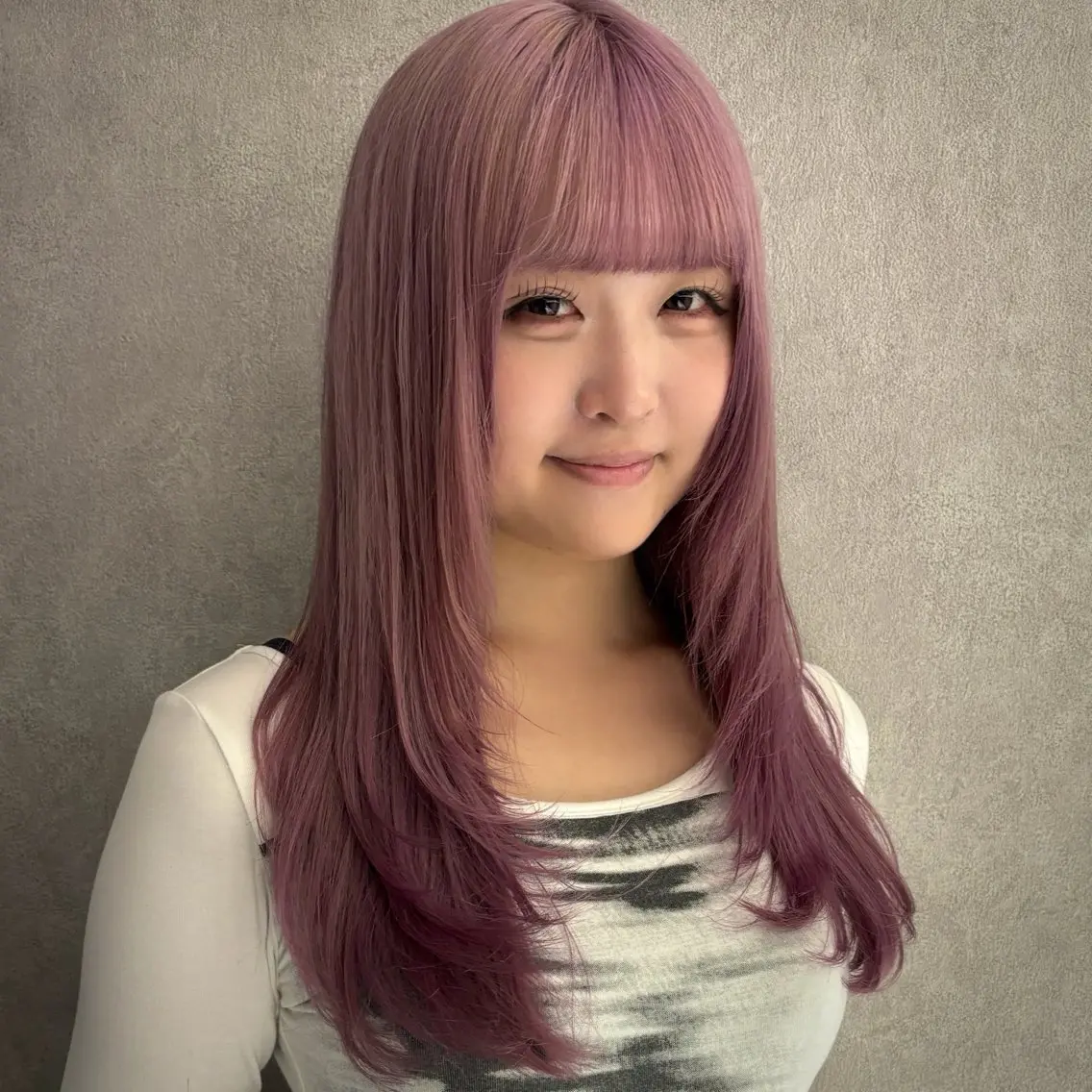 ロング ヘアカラー YUI/ ハイトーン デザインカラーのヘアスタイル