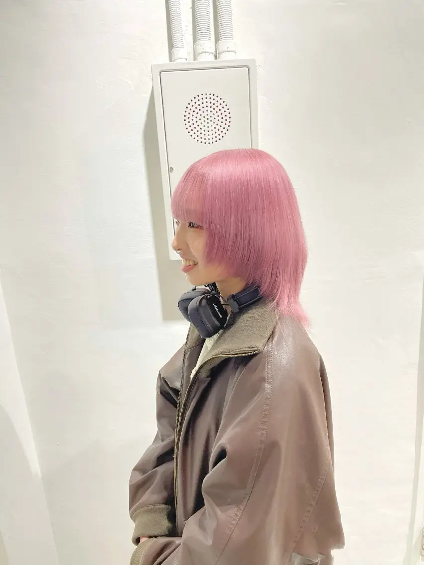 ショート カラー ブリーチ ピンクカラー 似合わせカット Muミュー/ブリーチ ハイトーン　Wカラーのヘアスタイル