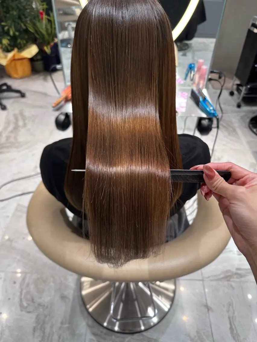 ロング カット ヘアカラー 縮毛矯正 トリートメント 髪質改善　縮毛の達人 矢井由真のヘアスタイル