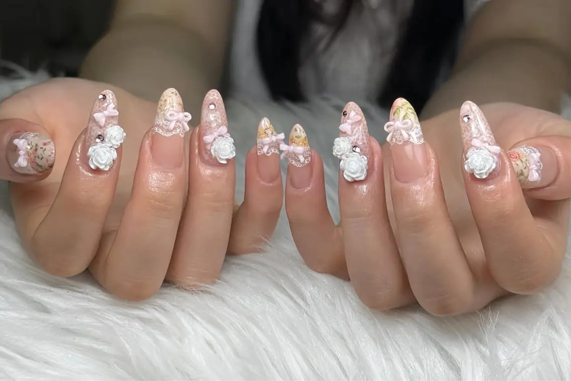 ネイル アートネイル ボルドー フレンチネイル ジェルネイル 氷ネイル・うるうるネイル ハンドネイル Yuki Nailsalonのネイルデザイン