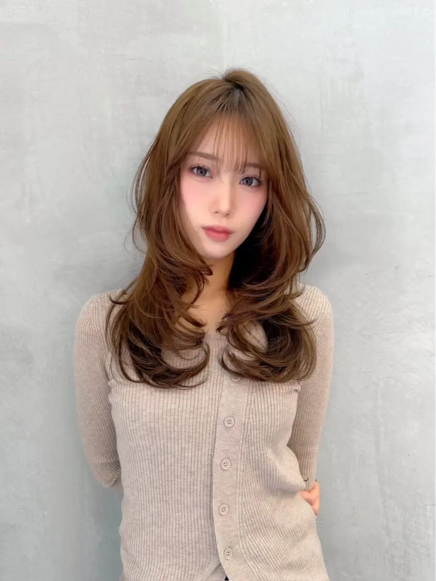【明るくしたい方💞】🌟リタッチ可🌟明るめカラー➕1stepトリートメント🧴🫧➕アイロン又はコテ巻き付き🪽の写真