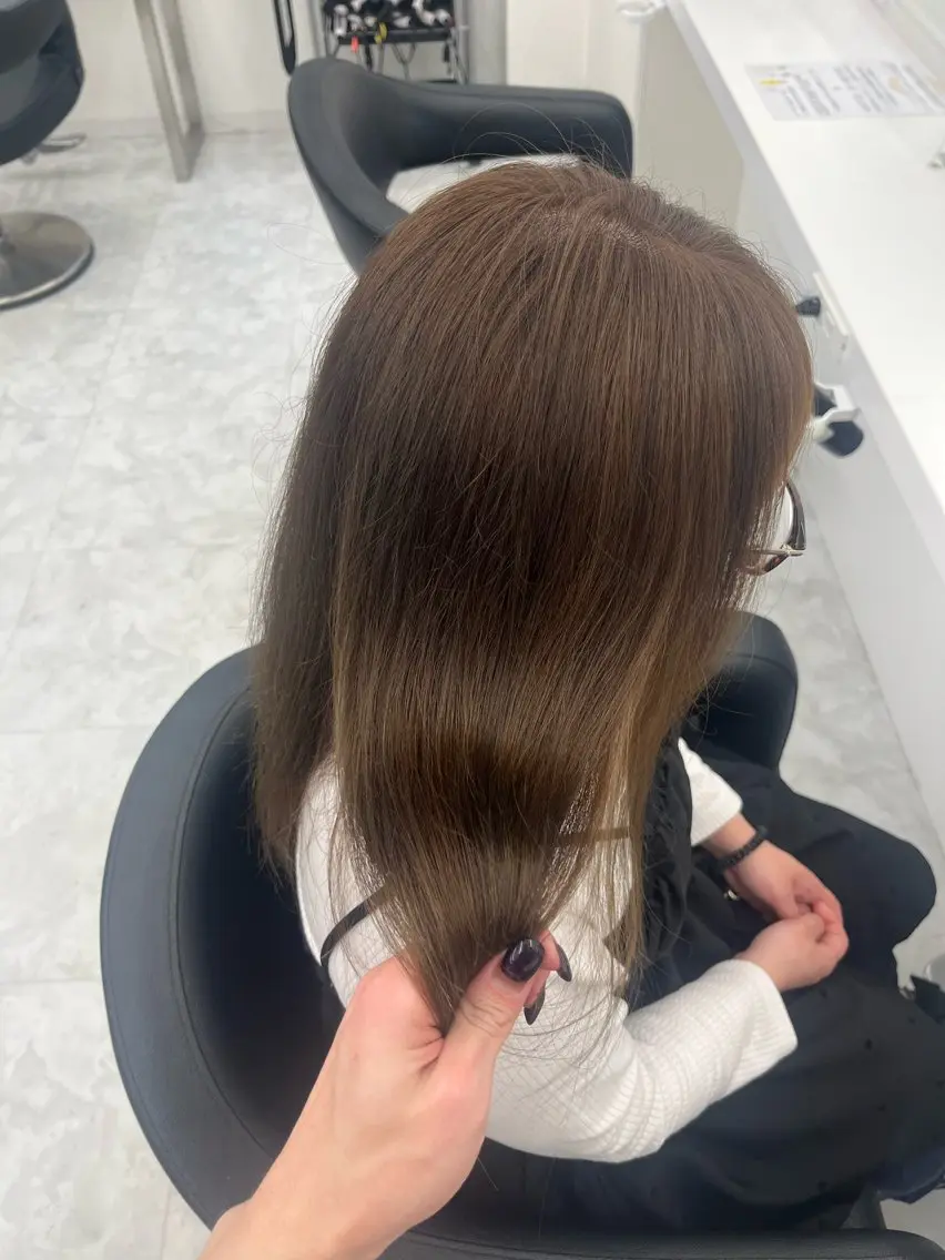 ロング カラー ベージュカラー オリーブベージュ ヘアカラー 💖トレンド春夏 カラー💖FUTAのヘアスタイル