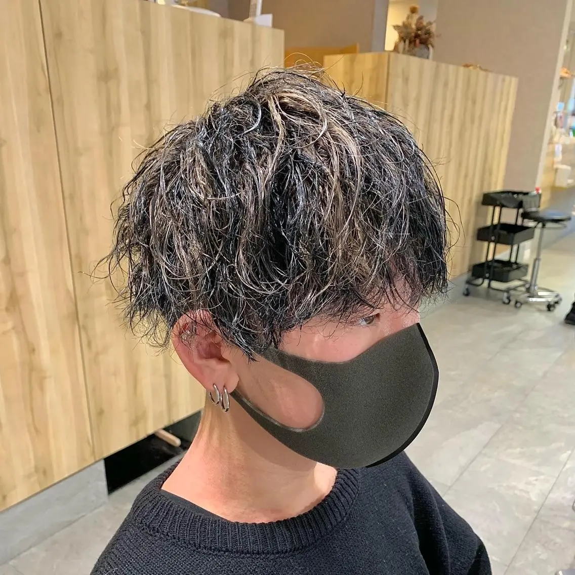 ショート カラー パーマ ヘアアレンジ メンズ メンズパーマ メンズツイストパーマ ツイストスパイラルパーマ 波巻きパーマ スパイラルパーマ メンズパーマ職人 加藤 弘貴のヘアスタイル