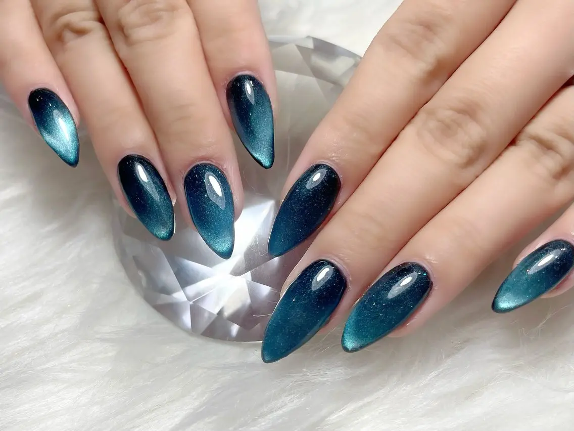 ネイル WHITE NAIL 大島のネイルデザイン