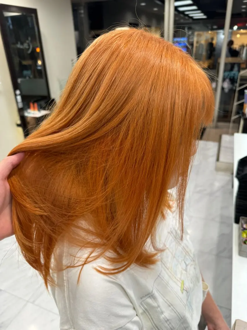 ミディアム カラー ヘアアレンジ 切りっぱなしボブ ブリーチ デザインカラー ダブルカラー グラデーションカラー カット ヘアカラー トリートメント 目黒 碧人のヘアスタイル