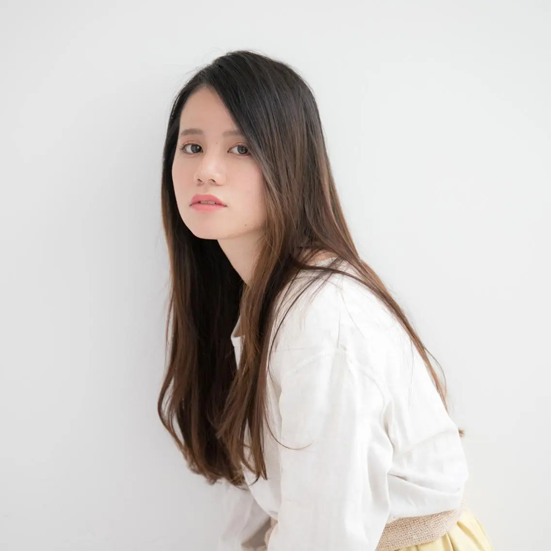 【髪の長さが胸下ロングの方】艶感カラー(白髪染め対象外)+トリートメント+カット(1〜3センチ)の写真