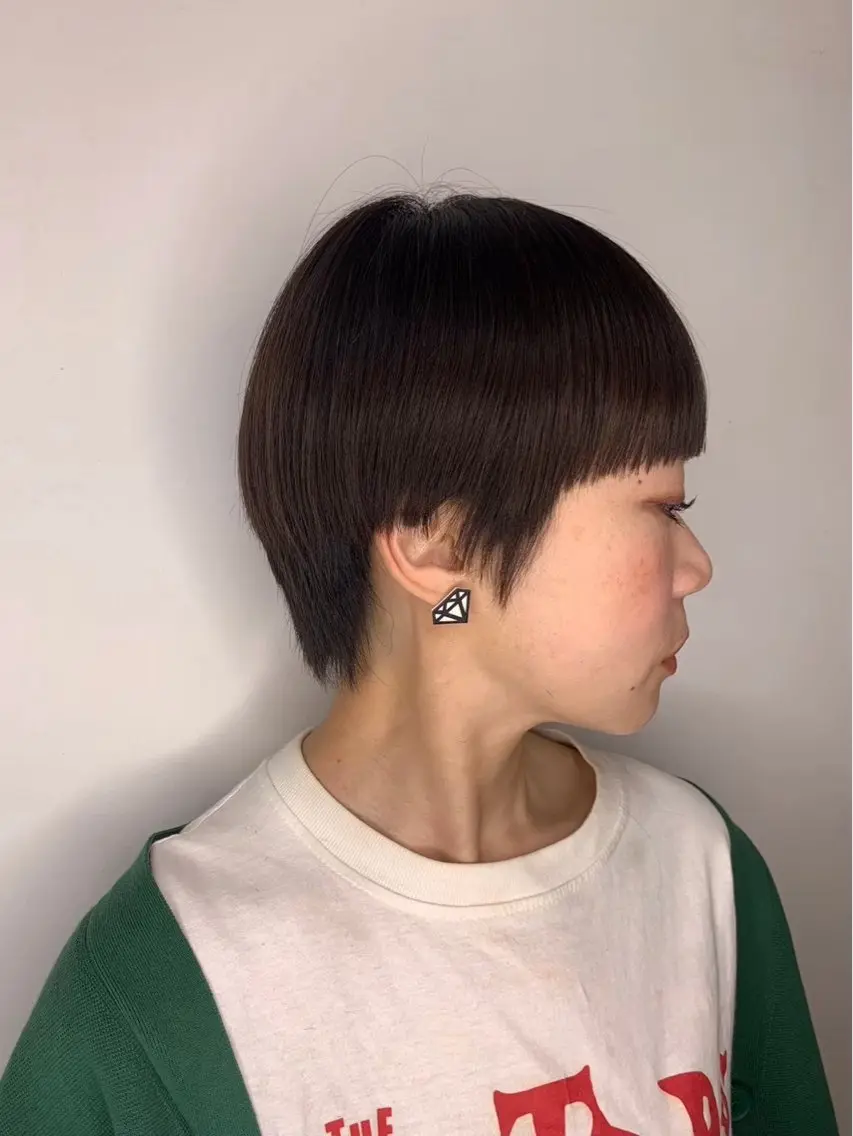ショート 酸性ストレート カット 縮毛矯正 HARUKI🌸笹塚 インナーカラーのヘアスタイル