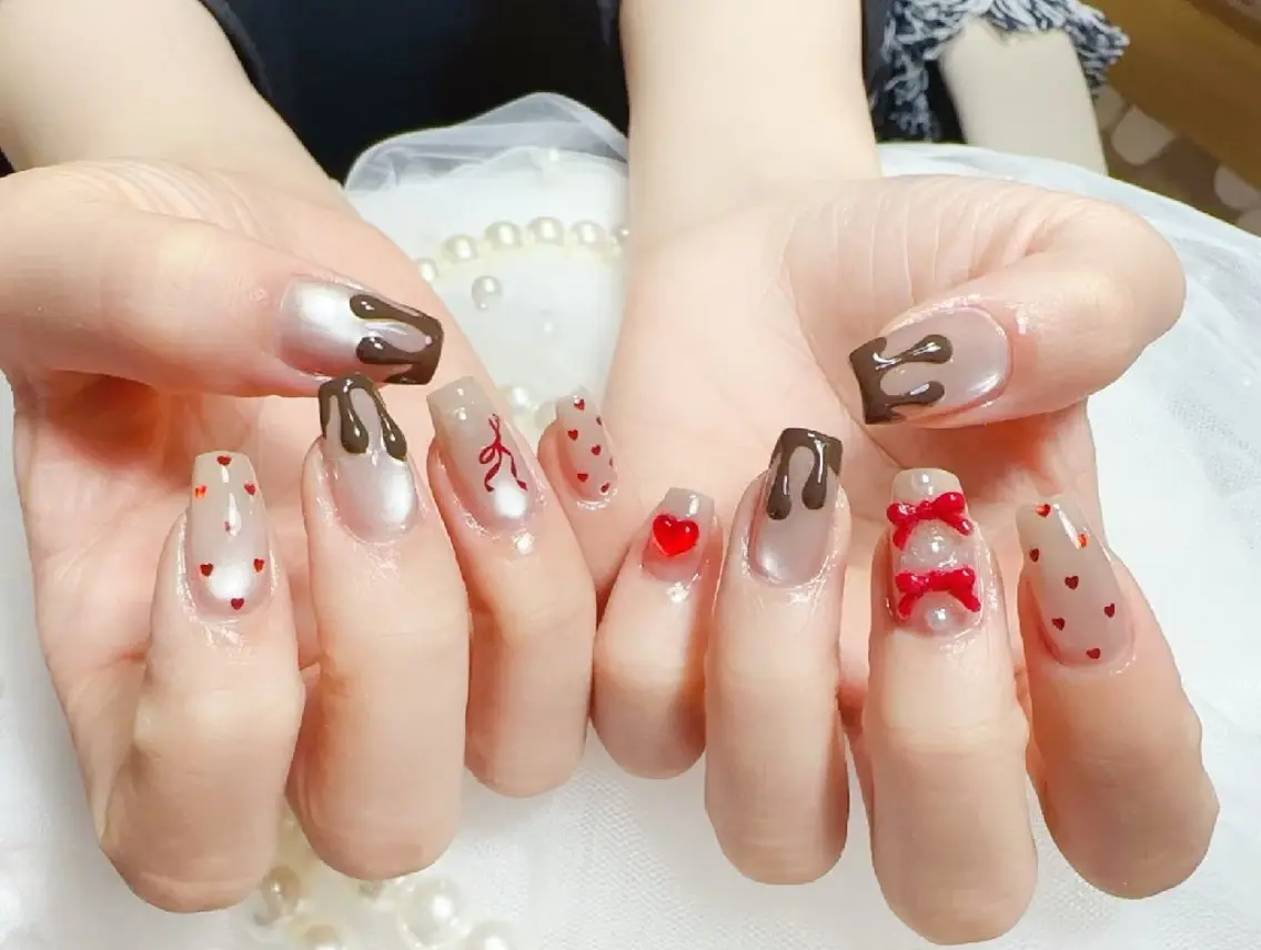 ネイル chiara 長さ出し/パラジェルのネイルデザイン