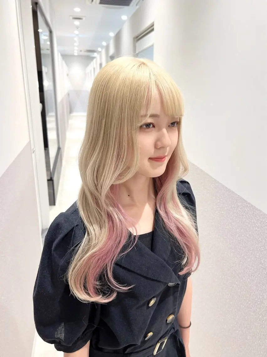 ロング カラー インナーカラー ヘアカラー トリートメント 🩵ブリーチカラー MIORI🩵のヘアスタイル