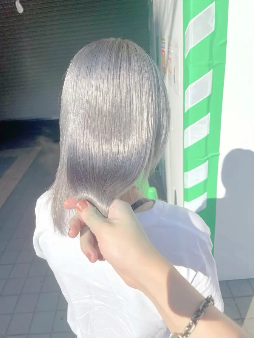 セミロング 【韓国×ハイトーン】 🇰🇷SOGO🩶のヘアスタイル