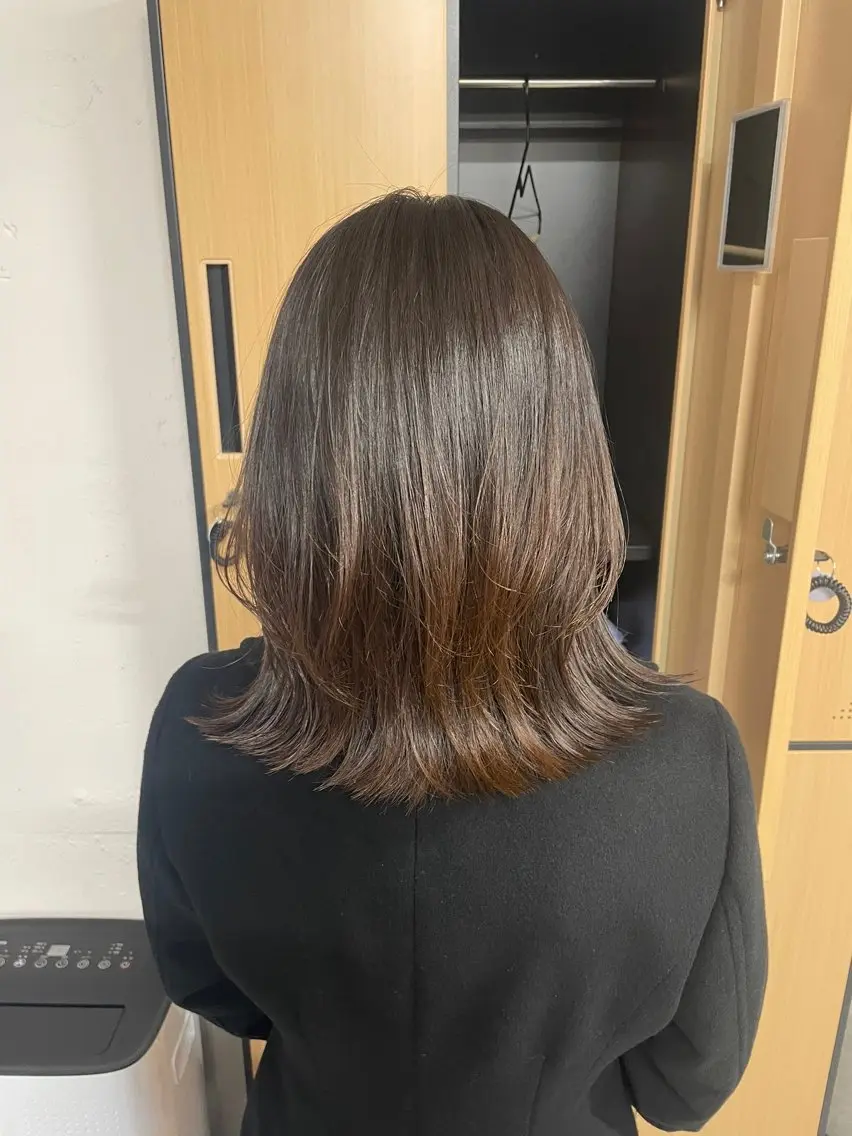 ミディアム カット ヘアカラー tokute 中野真咲🐺のヘアスタイル