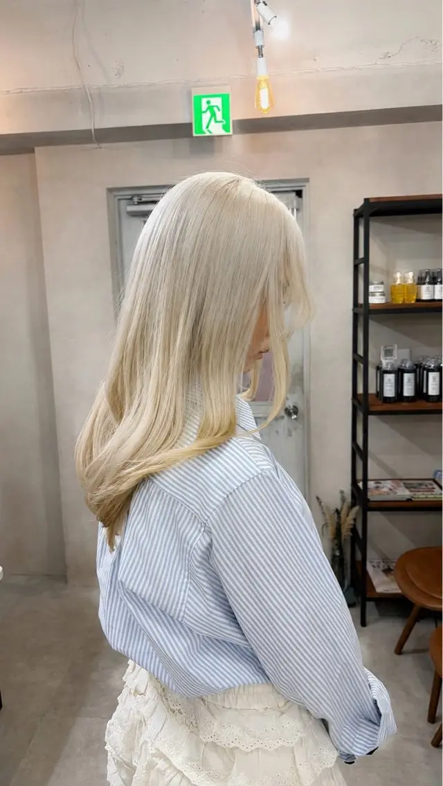 セミロング カラー ヘアカラー ハイトーン/レイヤー MERI🫧🌙のヘアスタイル
