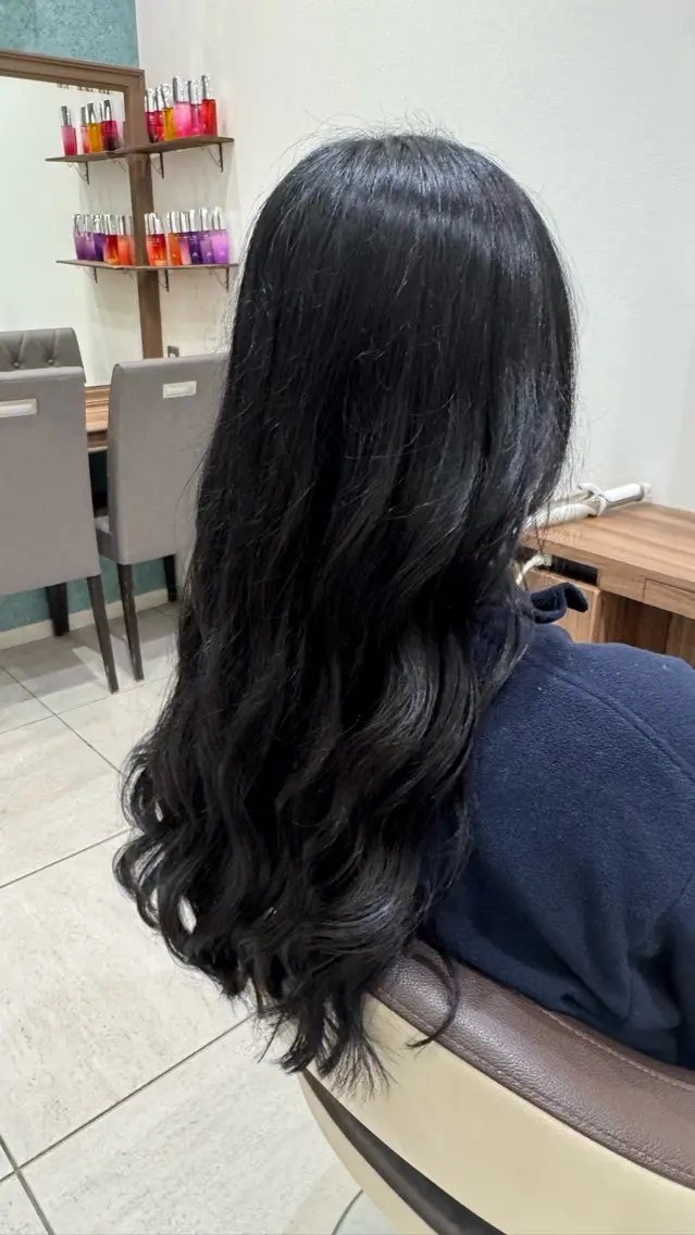 ロング カラー 黒髪 カット ヘアカラー トリートメント 薮押 いづみのヘアスタイル