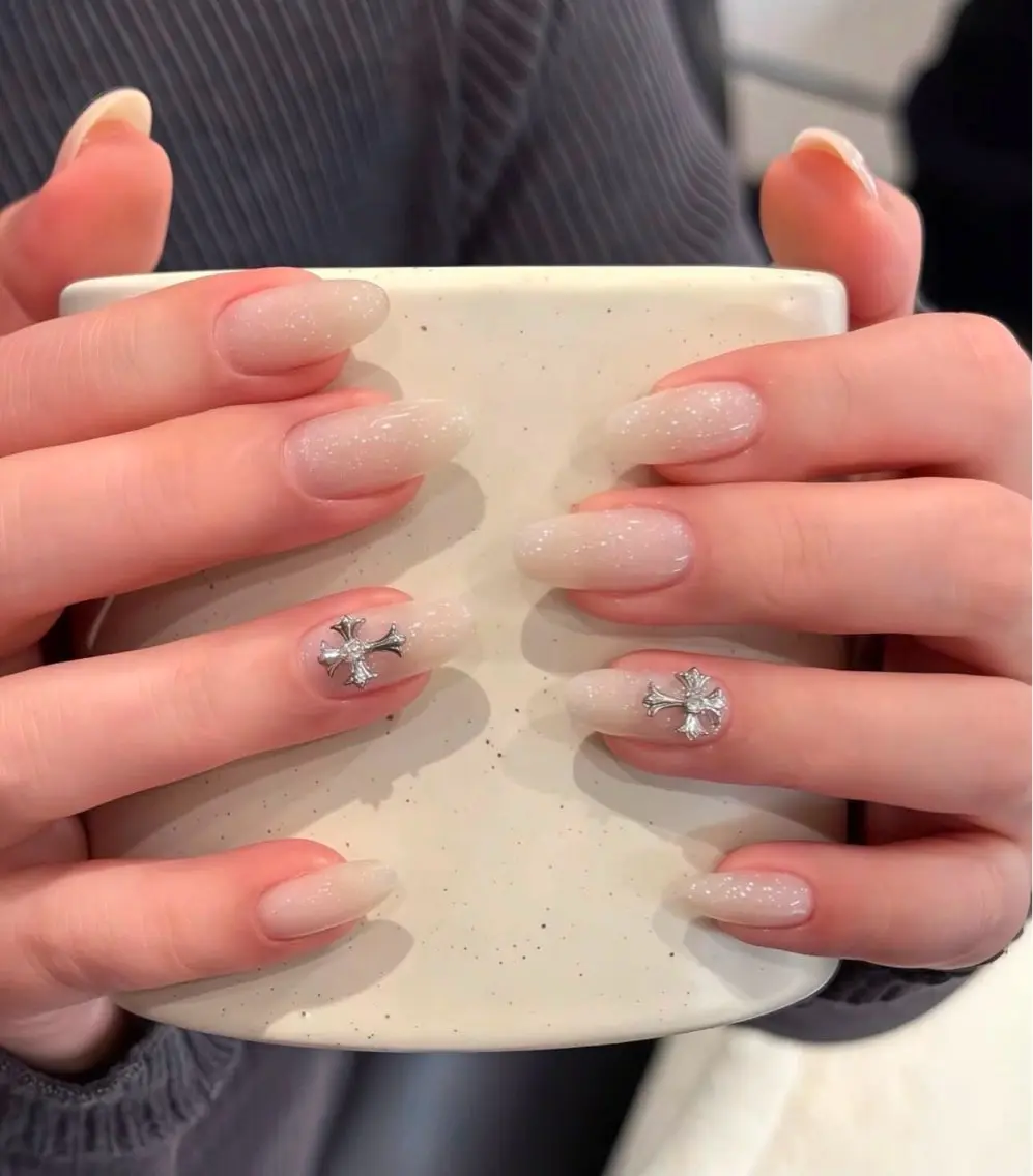 ネイル チークネイル ドット フレンチネイル グラデーション 韓国ネイル ハンドネイル Minette nailrinrinのネイルデザイン