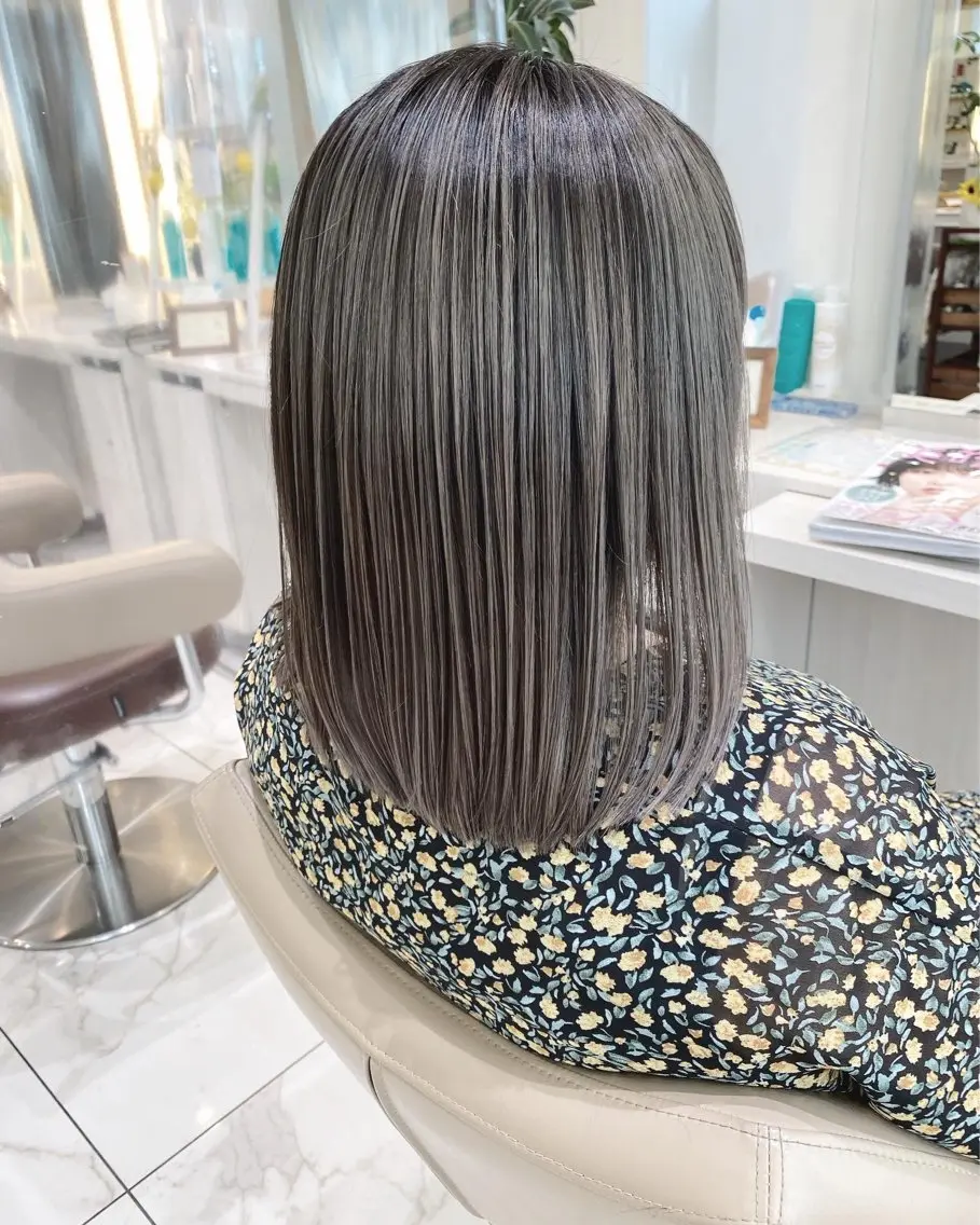 🌵 平日限定 🌵カット✂︎-10歳髪質改善白髪ぼかしハイライトカラー💕の写真