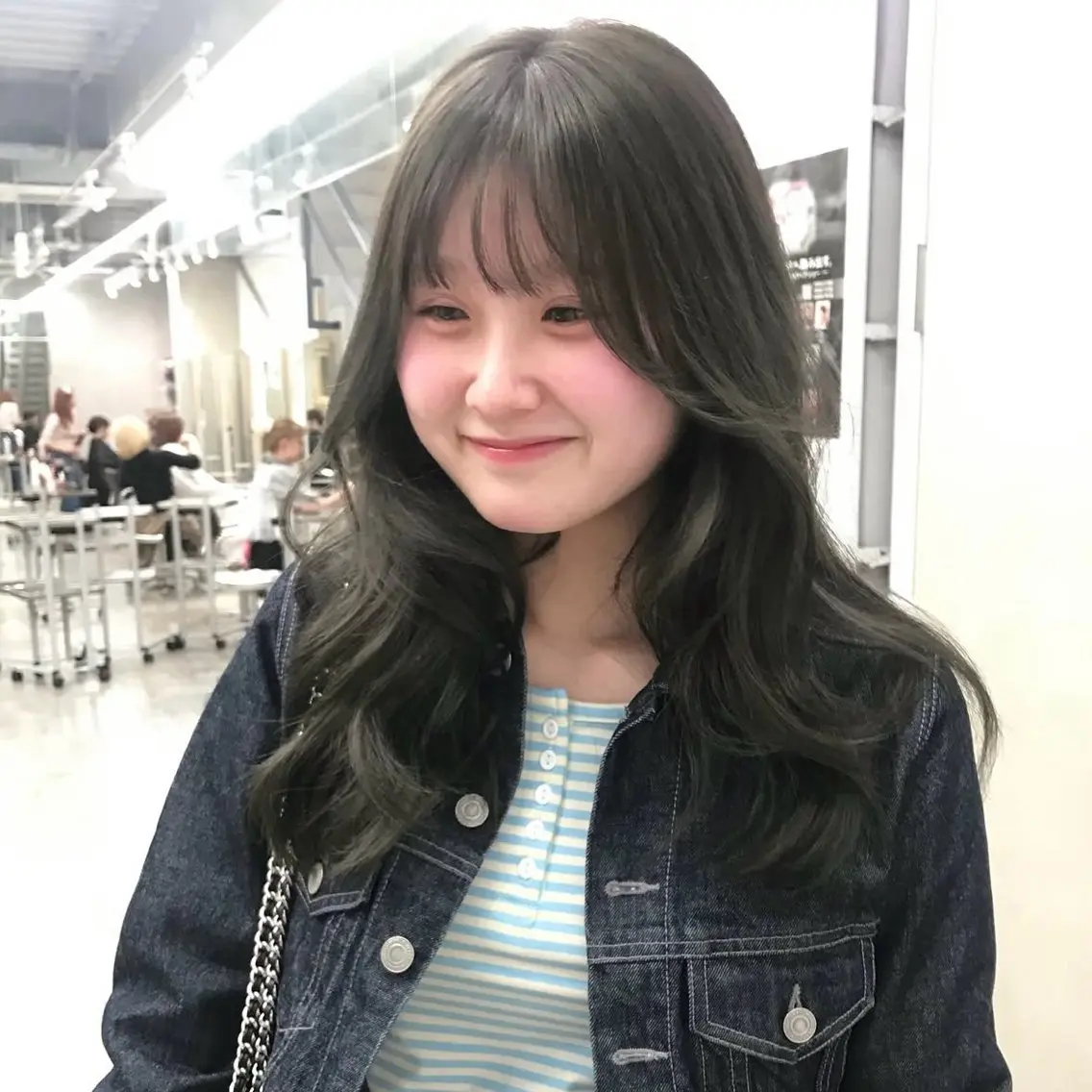 セミロング ヘアカラー fev ririのヘアスタイル