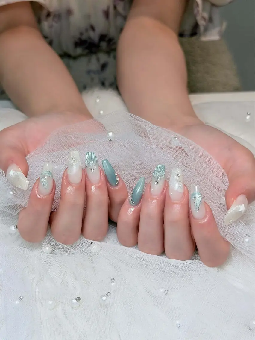 ネイル チークネイル ドット フレンチネイル グラデーション ハート ハンドネイル Julli NailStudioのネイルデザイン