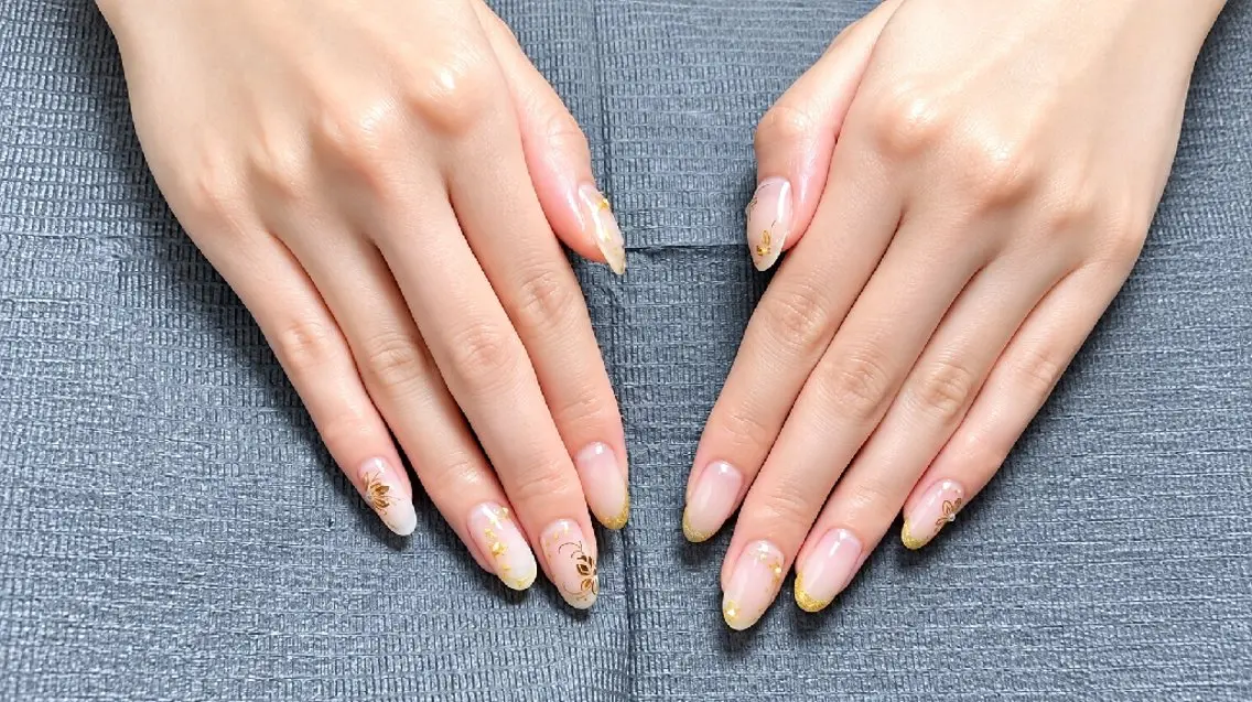 ネイル アートネイル フレンチネイル ゴールド 韓国ネイル ラメ(グリッター) ハンドネイル 高山ルコ(NAIL) 店長のネイルデザイン