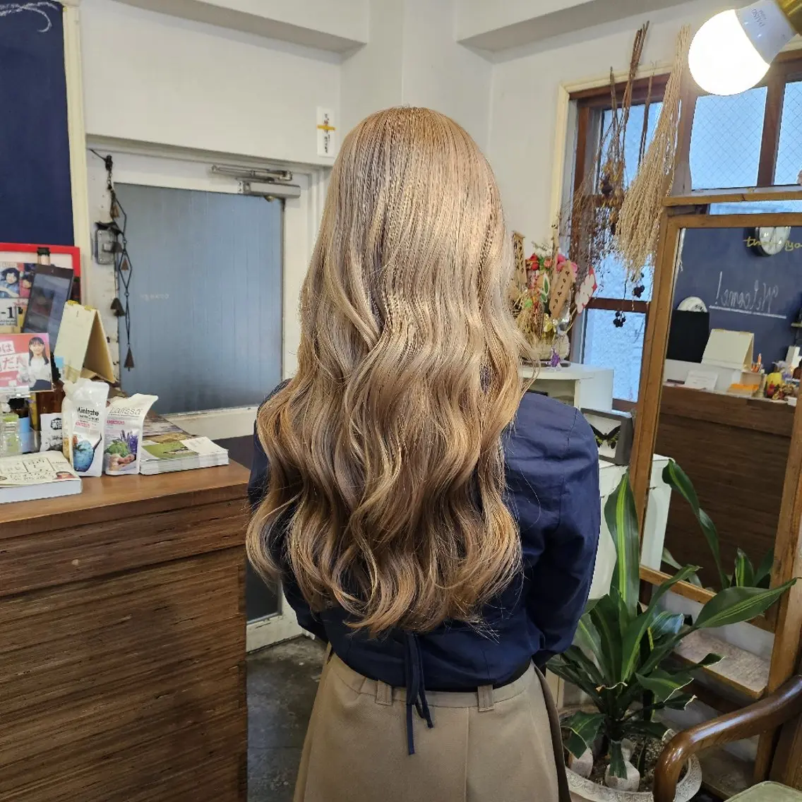 ロング カラー 透明感カラー ヘアカラー トリートメント あべかりん/原宿 /マツパ/ハイトーンのヘアスタイル