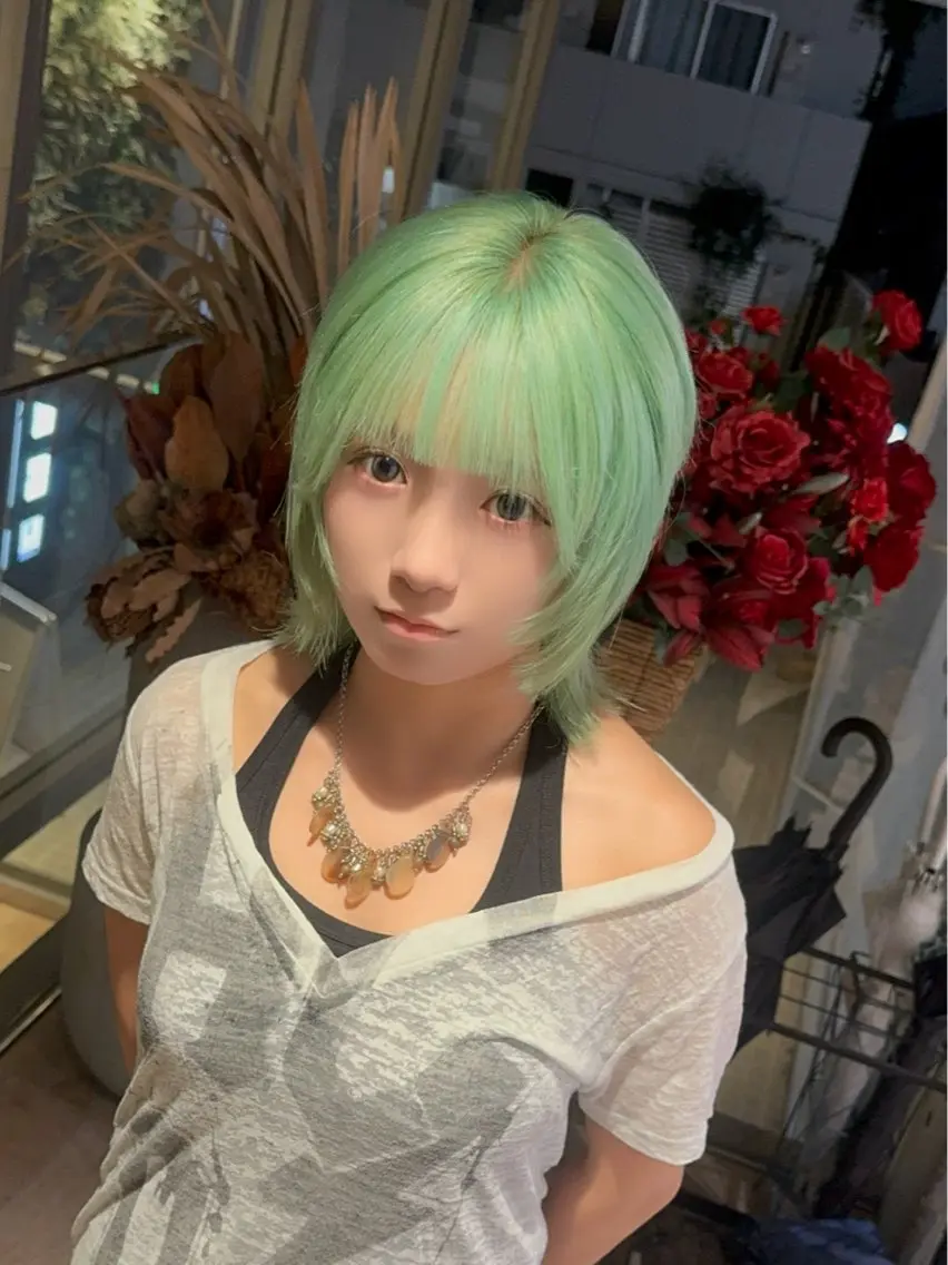 ショート カラー ブリーチ ハイトーンカラー ミント ショートヘア ウルフカット カット ヘアカラー メンズカット /ブリーチ特化/僚汰のヘアスタイル