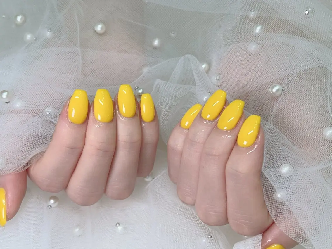 ネイル 黄色 ハンドネイル Nail salon CELEBRAILのネイルデザイン