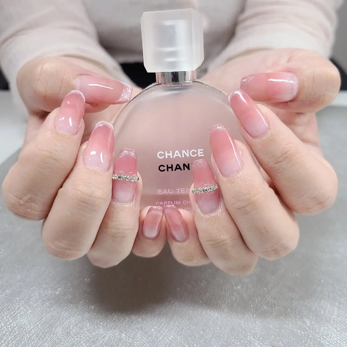 ネイル フレンチネイル マグネットネイル マグネットフレンチ 52 nailのネイルデザイン