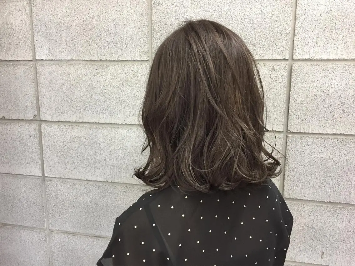 ミディアム カラー ITO YUKIのヘアスタイル