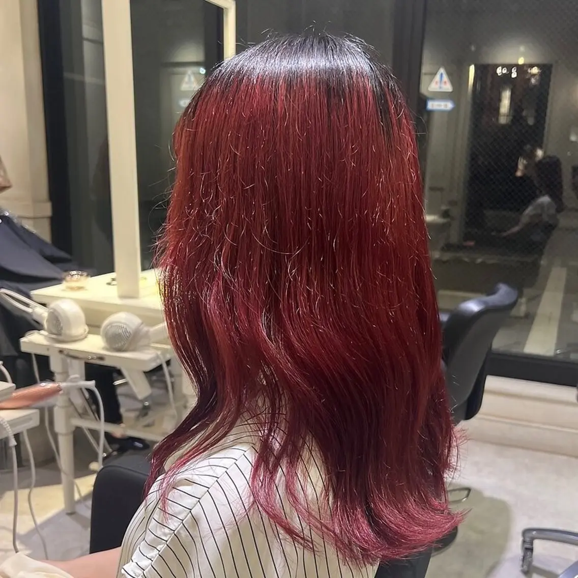 セミロング カラー ブリーチ ハイトーンカラー レッドカラー 💖ブリーチ/暖色 𝐘𝐮𝐢💖のヘアスタイル