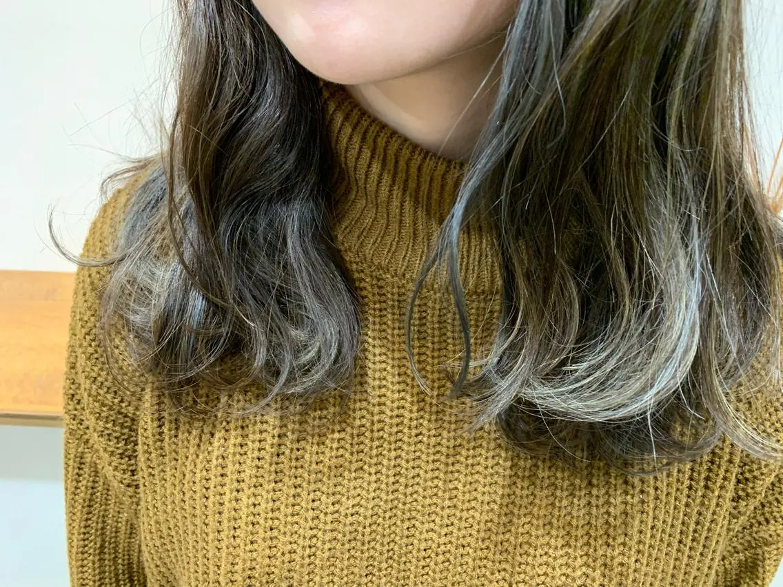 ミディアム アッシュ ハイライト ヘアカラー トリートメント ヘッドスパ ヘアセット 大宮/山口 竣也のヘアスタイル