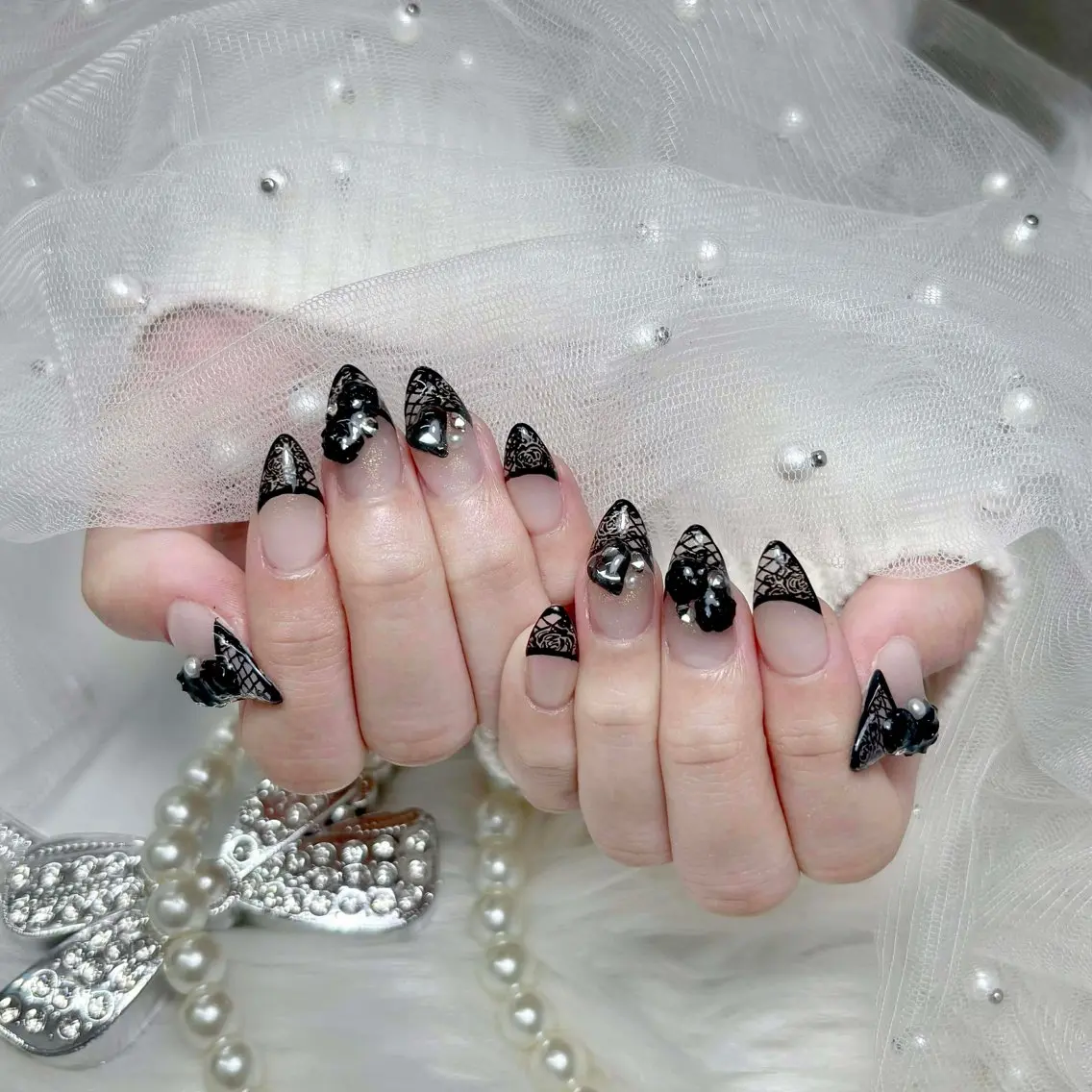 ネイル オーロラネイル ボルドー ブラウン ハート ラメ(グリッター) ハンドネイル Nova Nailのネイルデザイン