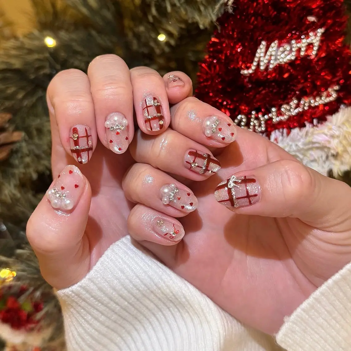 ネイル ハンドネイル シュシュ 🎀 girly nailのネイルデザイン