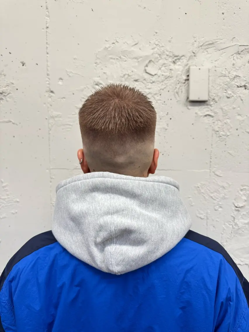 ショート カラー メンズ フェードカット ブロンド カット ヘアカラー トリートメント 💈メンズ特化💈 TASUKUのヘアスタイル
