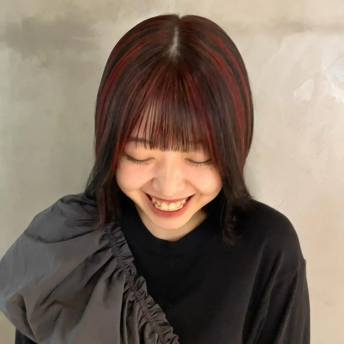 ミディアム カラー ハイライトカラー ハイライト ユウナ🎀レイヤー/ 暖色カラーのヘアスタイル