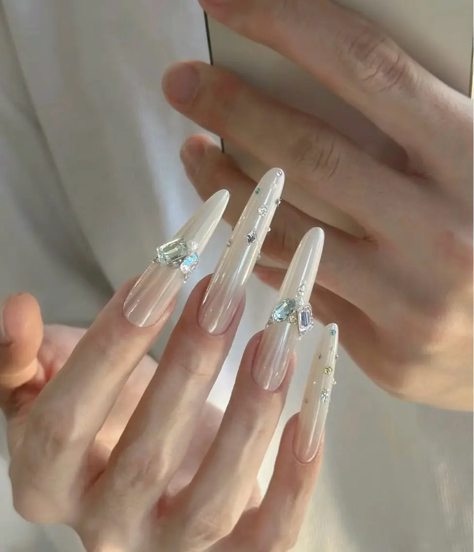 💅🏻ミラーネイル✨丁寧ケア込みの写真