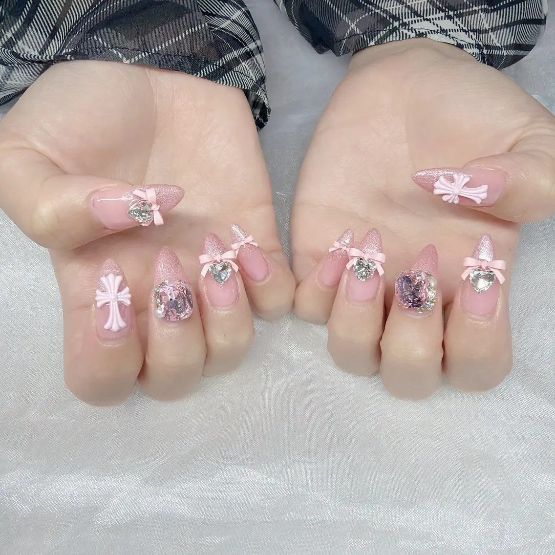 ネイル アートネイル ジェルネイル 韓国ネイル リボン ワンホンネイル ハンドネイル Lana Nailのネイルデザイン