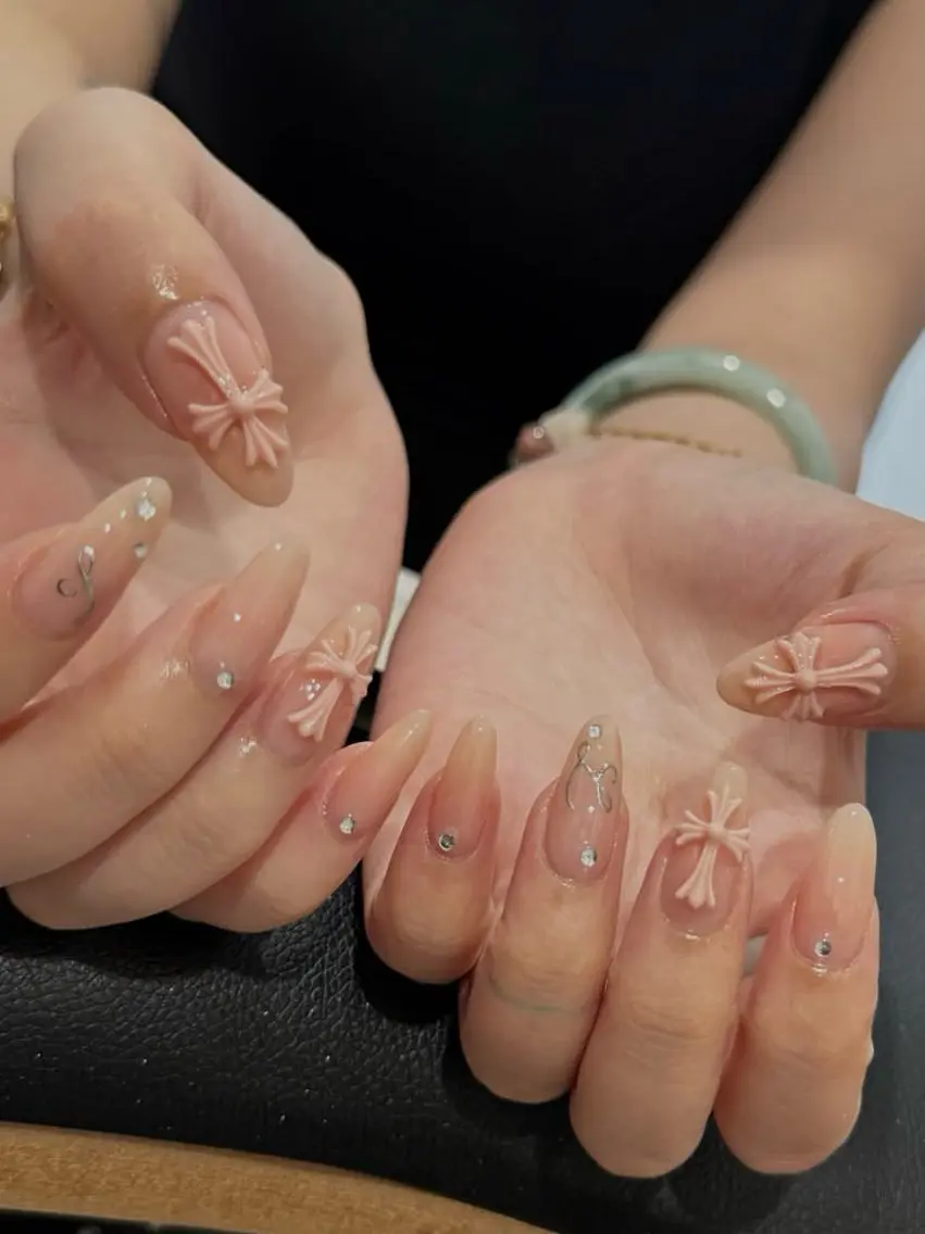 ネイル アートネイル フレンチネイル ジェルネイル キラキラネイル 韓国ネイル ハンドネイル ICE Nailsのネイルデザイン