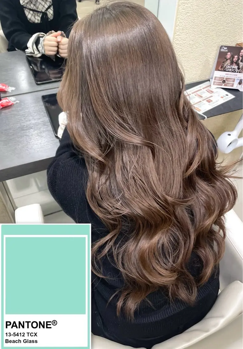 セミロング カラー ベージュカラー ブリーチ ダブルカラー ブリーチなしカラー ヘアカラー トリートメント ダブルカラー ブリーチなしカラーのヘアスタイル
